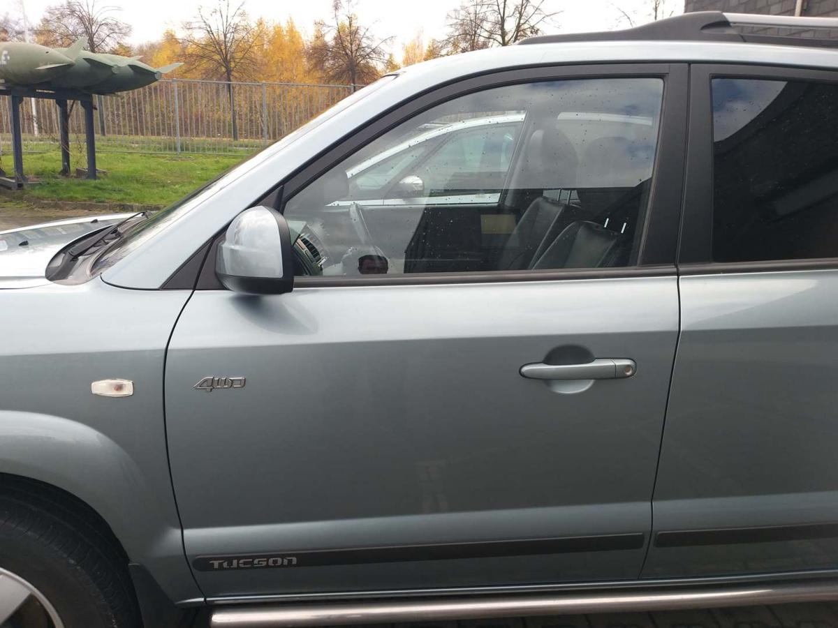 Hyundai Tucson original Tür vorn links Hellblaumetallic Rohbau Bj.2005